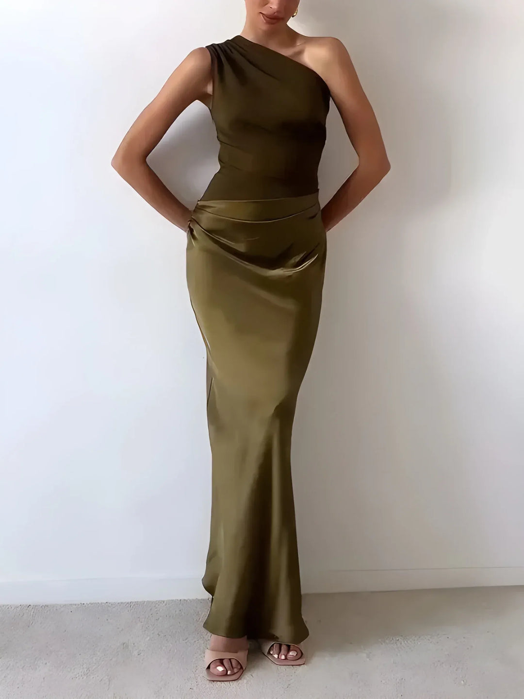 Women's Elegant Stunning Maxi Dress with One Shoulder Neckline and Pleated Waist