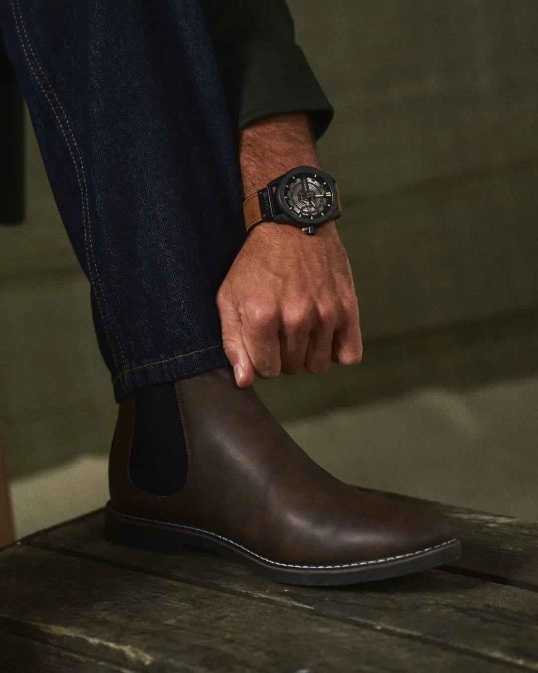 Men’s Flat Slip On Boots with Elastic Sides