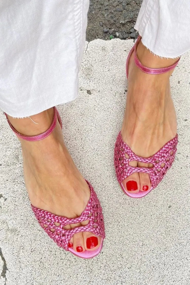 Women’s Comfy Flat Sandals with Adjustable Strap