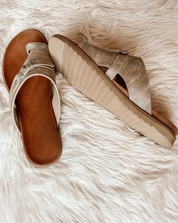 Women's Comfy Flat Sandals with Adjustable Strap and Non Slip Sole
