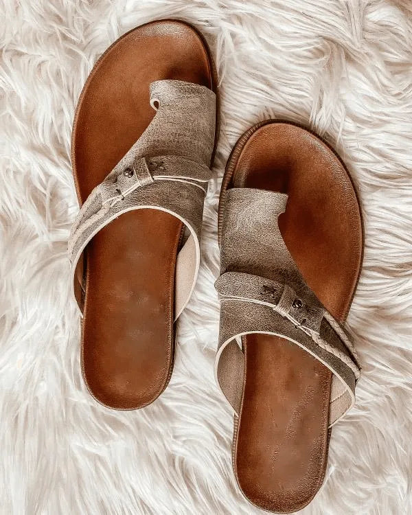 Women's Comfy Flat Sandals with Adjustable Strap and Non Slip Sole