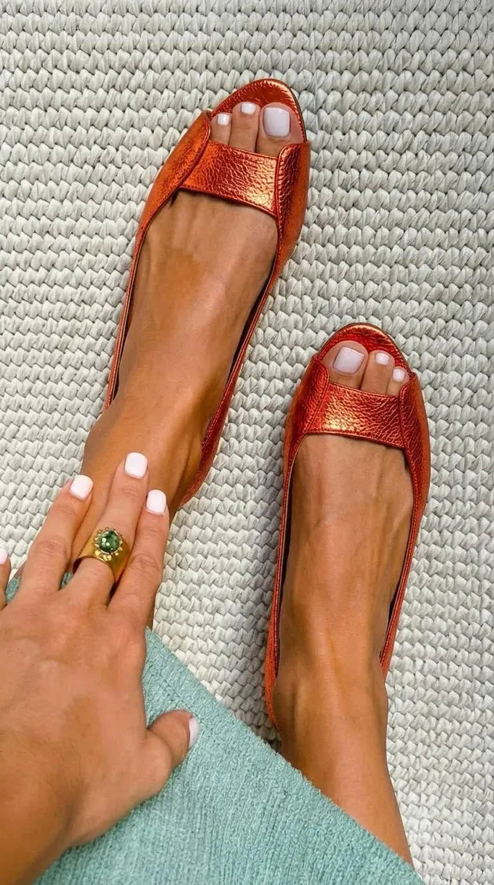 Women's Comfy Flat Sandals with Cushioned Insole and Open Toe Details