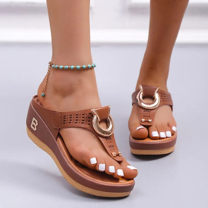 Women's Comfy Platform Sandals with Contoured Footbed