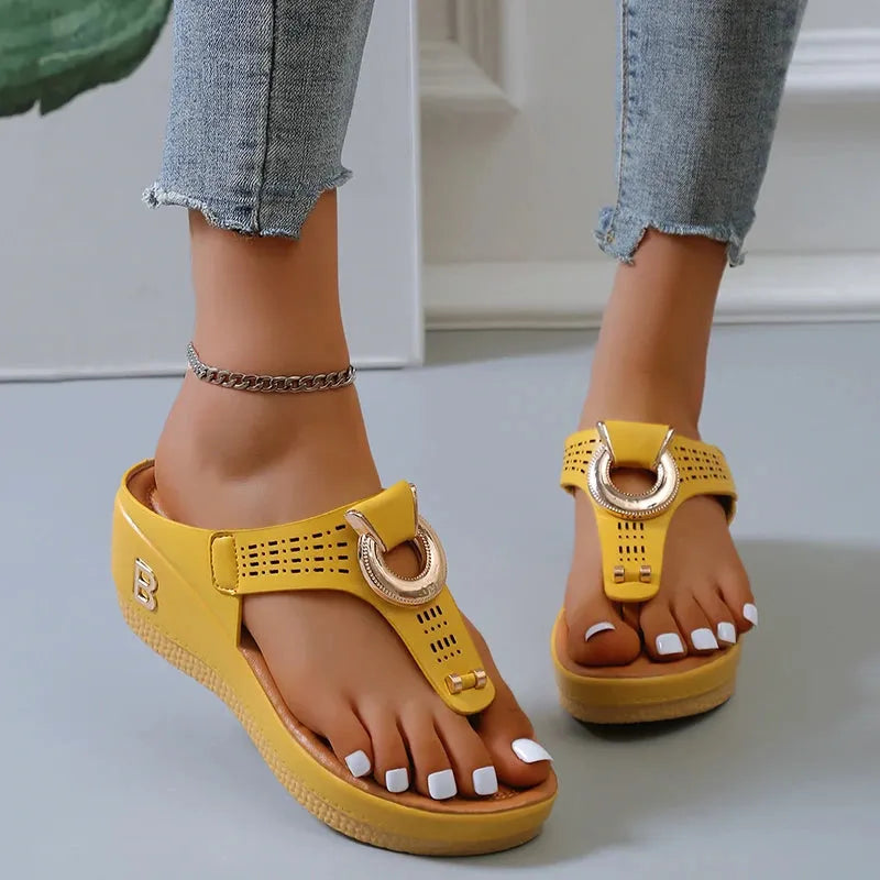 Women's Comfy Platform Sandals with Contoured Footbed