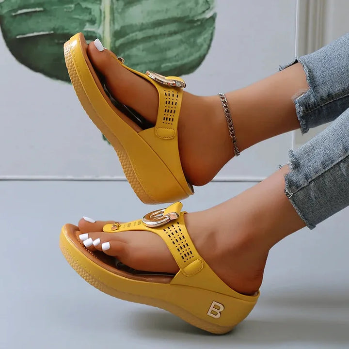 Women's Comfy Platform Sandals with Contoured Footbed