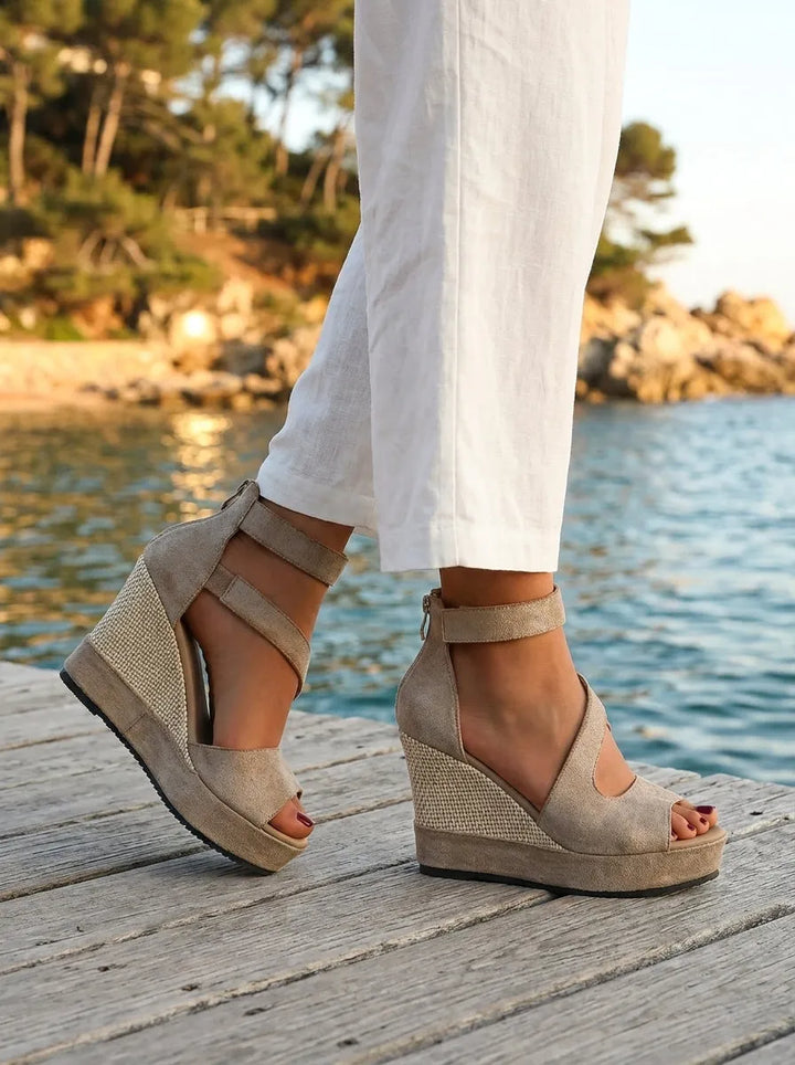 Women’s Comfy Platform Sandals with Padded Footbed