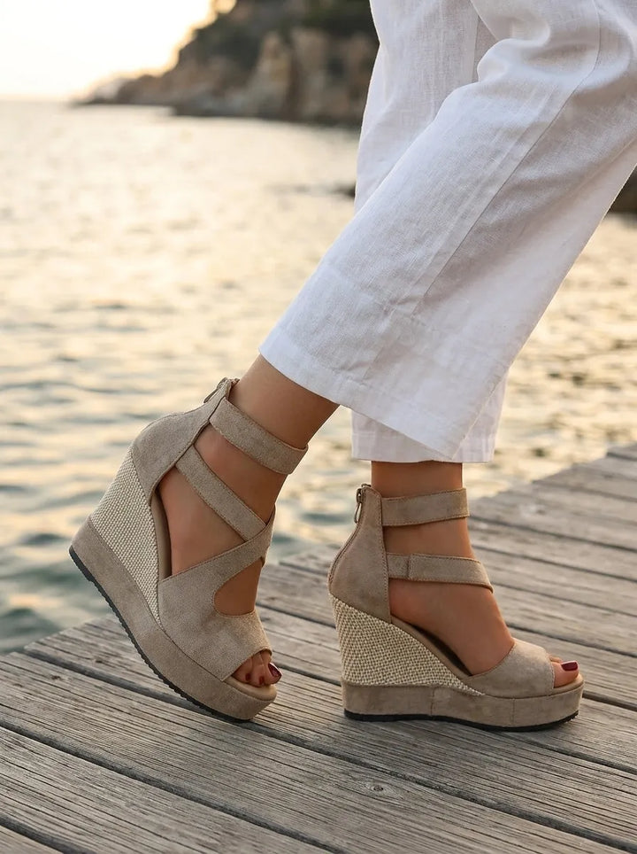 Women’s Comfy Platform Sandals with Padded Footbed