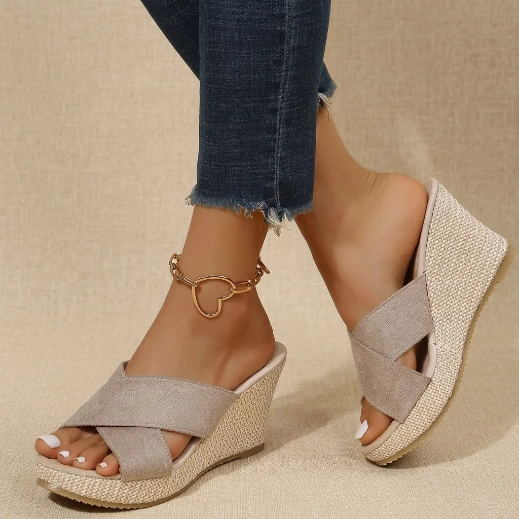 Women's Comfy Platform Sandals with Wide Strap