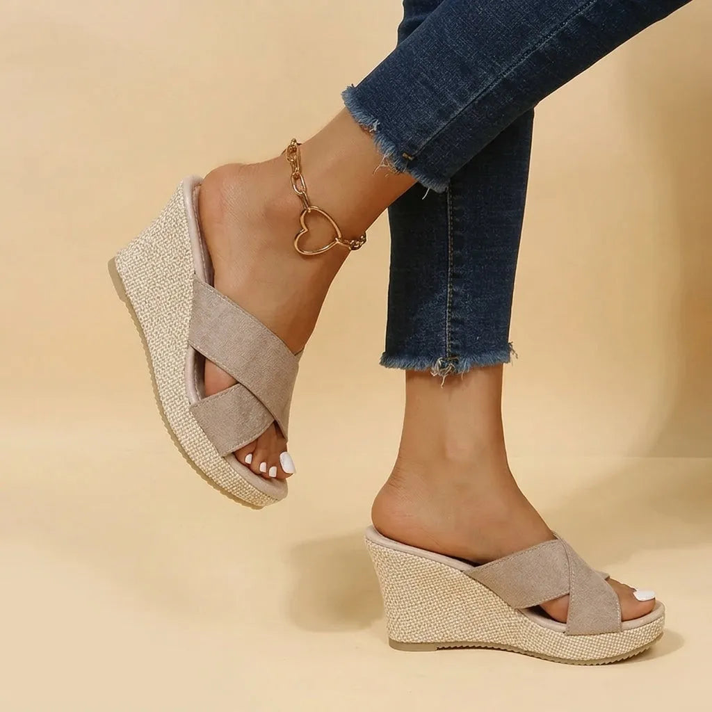 Women's Comfy Platform Sandals with Wide Strap