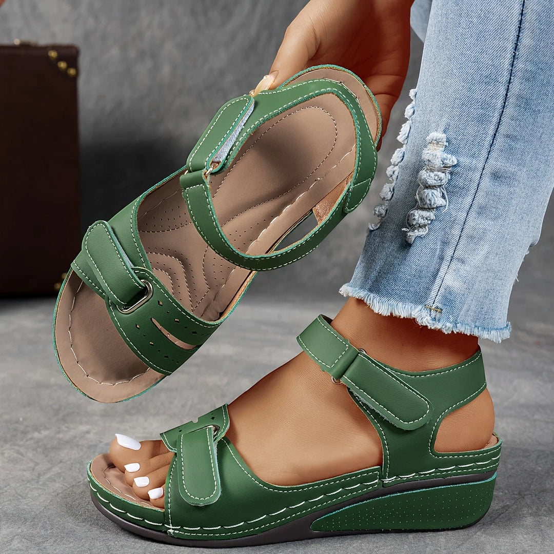 Women's Comfy Sandals with Adjustable Strap and Cushioned Insole
