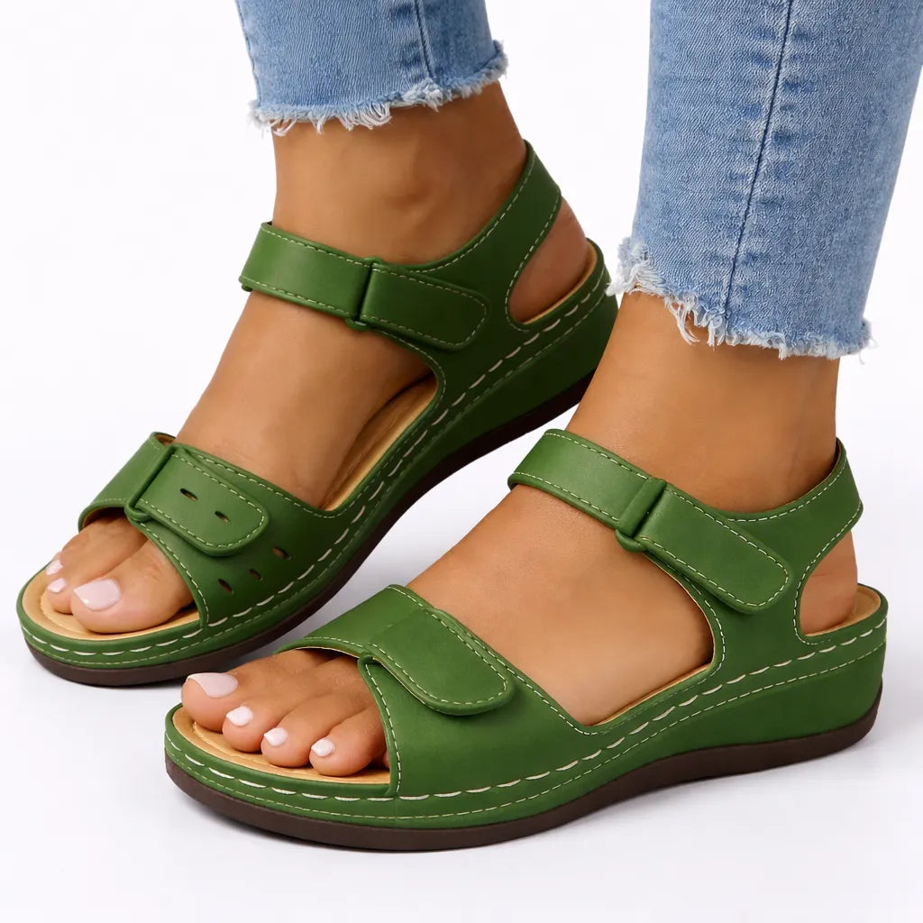 Women's Comfy Sandals with Lightweight Sole and Adjustable Strap