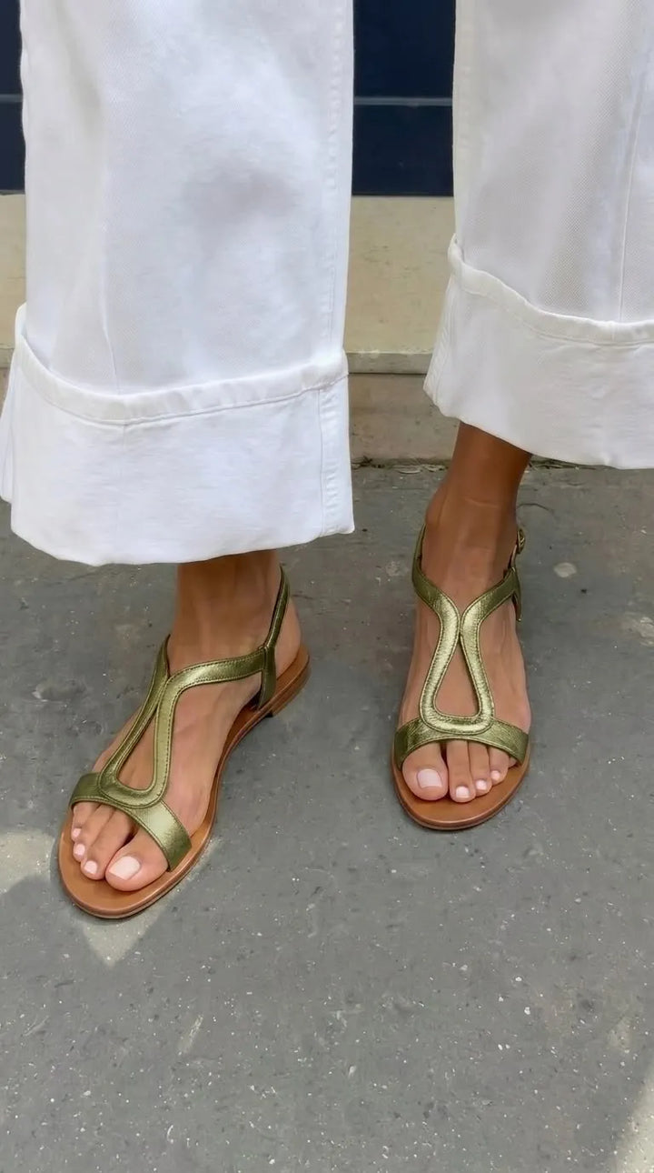 Women's Flat Sandals with Adjustable Strap