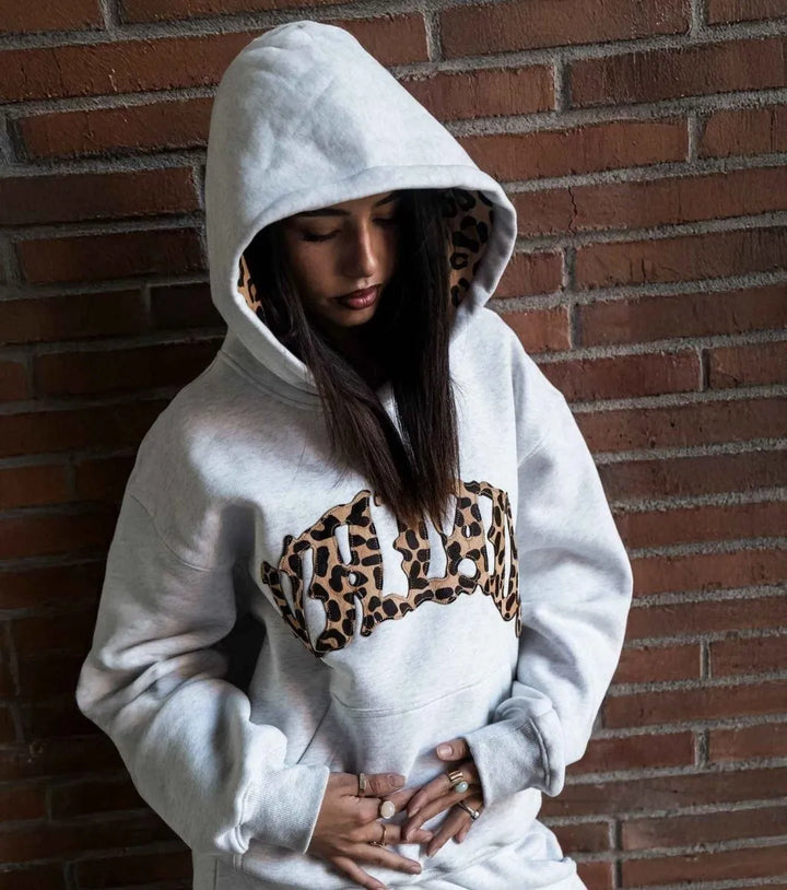 Women’s Oversized Hoodie with Long Sleeves and Relaxed Fit
