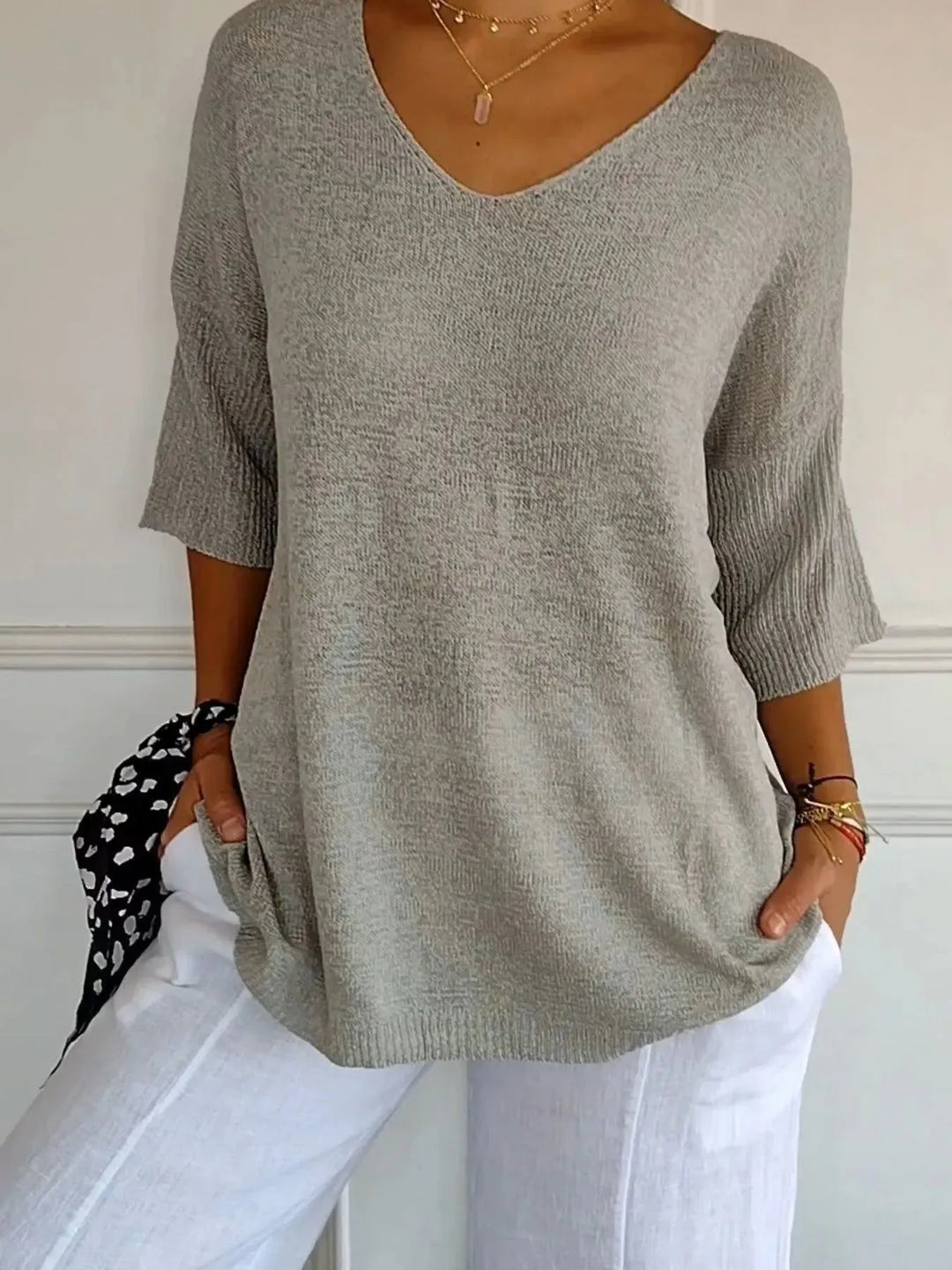 Women's Oversized V-Neck Jumper with Ribbed Hem