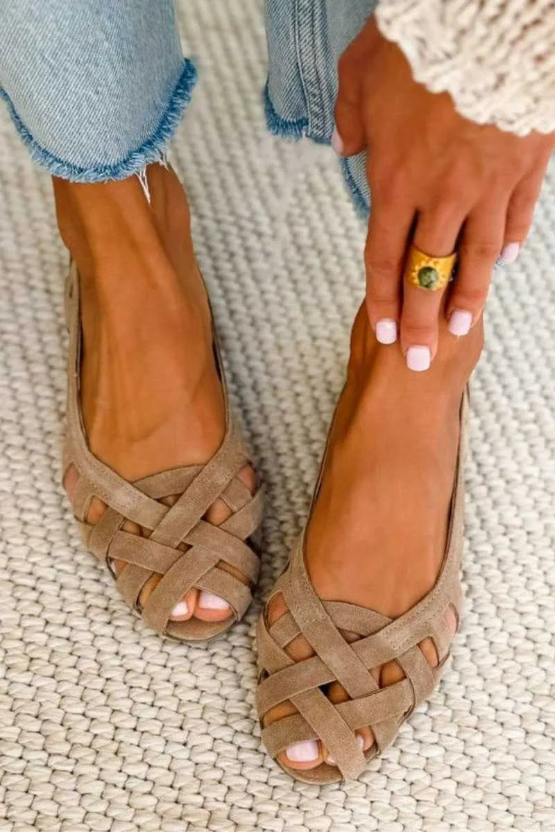 Women's Soft Flat Sandals with Cut Out Design
