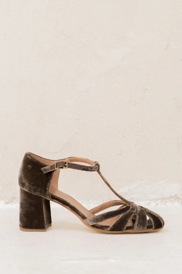 Women's Soft Heeled Sandals with Non Slip Sole