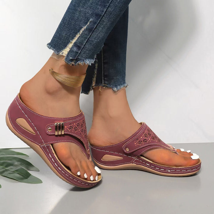 Women's Comfy Sandals with Arch Support and Cushioned Footbed