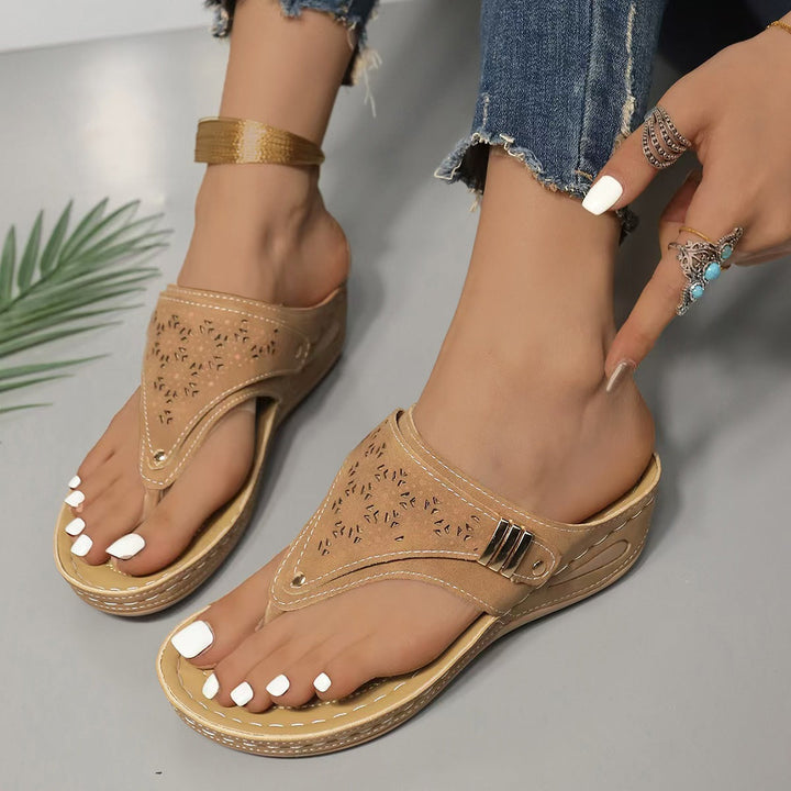 Women's Comfy Sandals with Arch Support and Cushioned Footbed