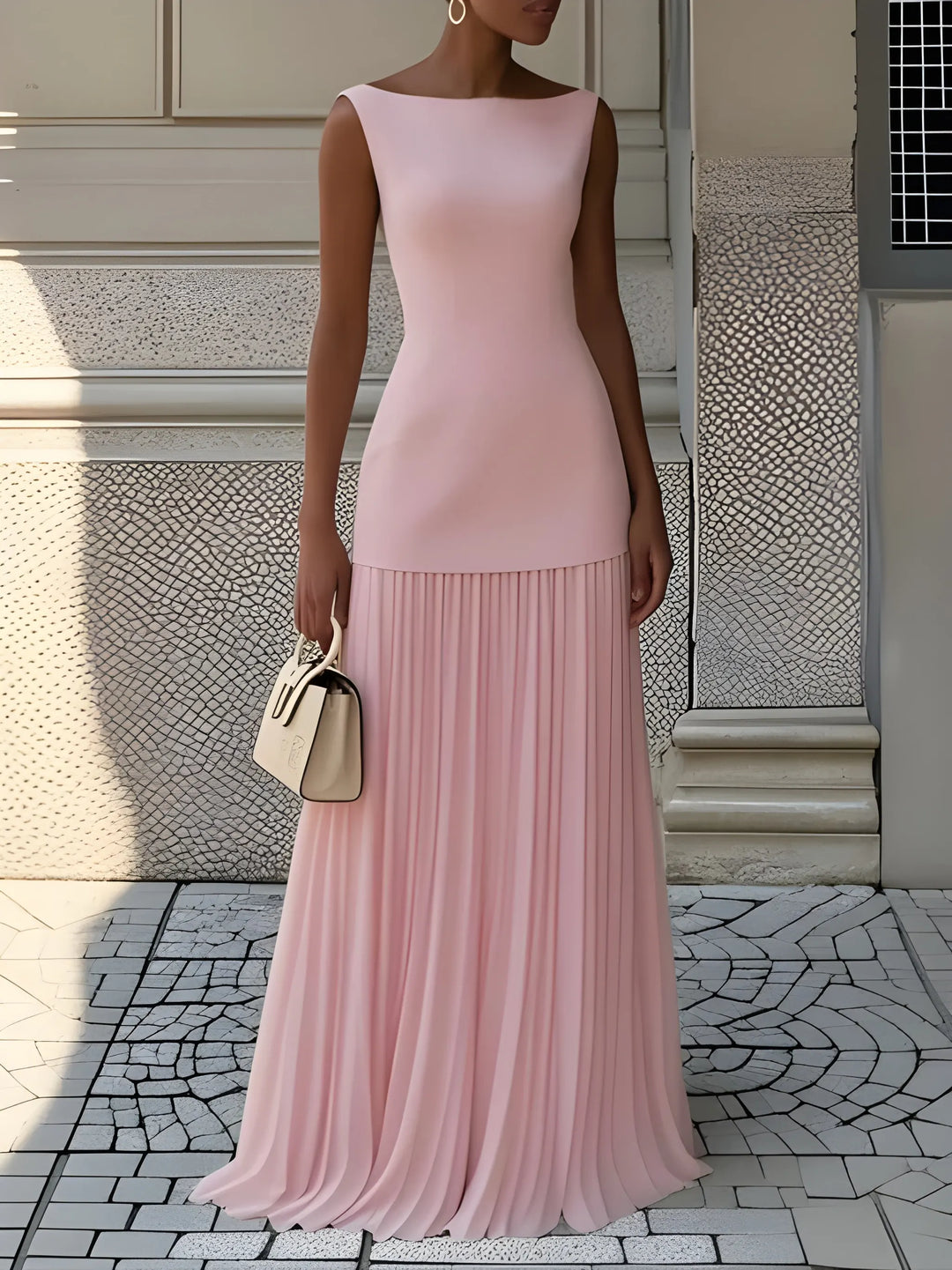 Women's Stunning Elegant Maxi Dress with Pleated Details and Sleeveless Cut