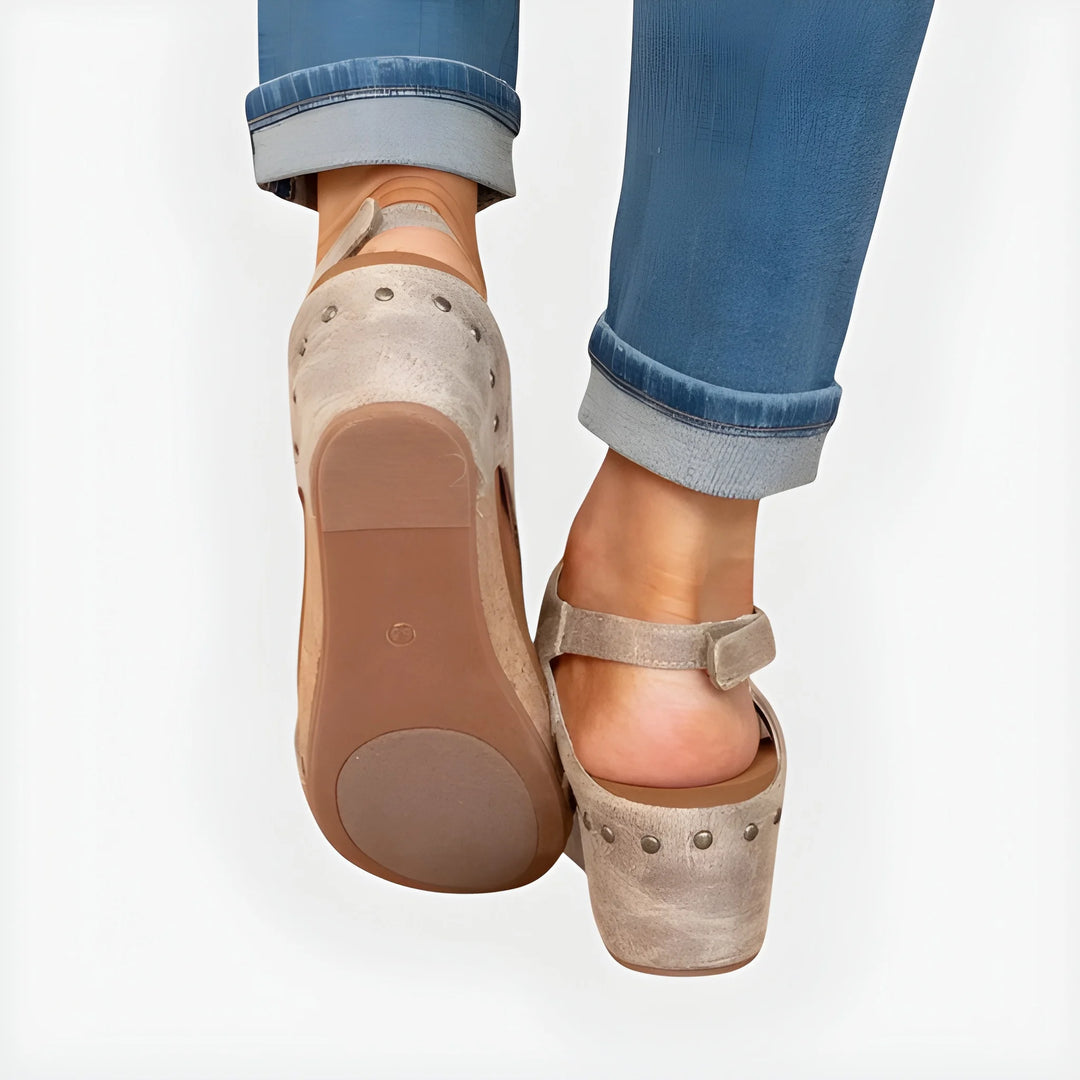 Women's Wide Fit Soft Sandals with Cushioned Footbed
