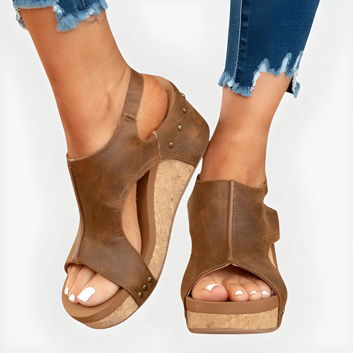 Women's Wide Fit Soft Sandals with Cushioned Footbed