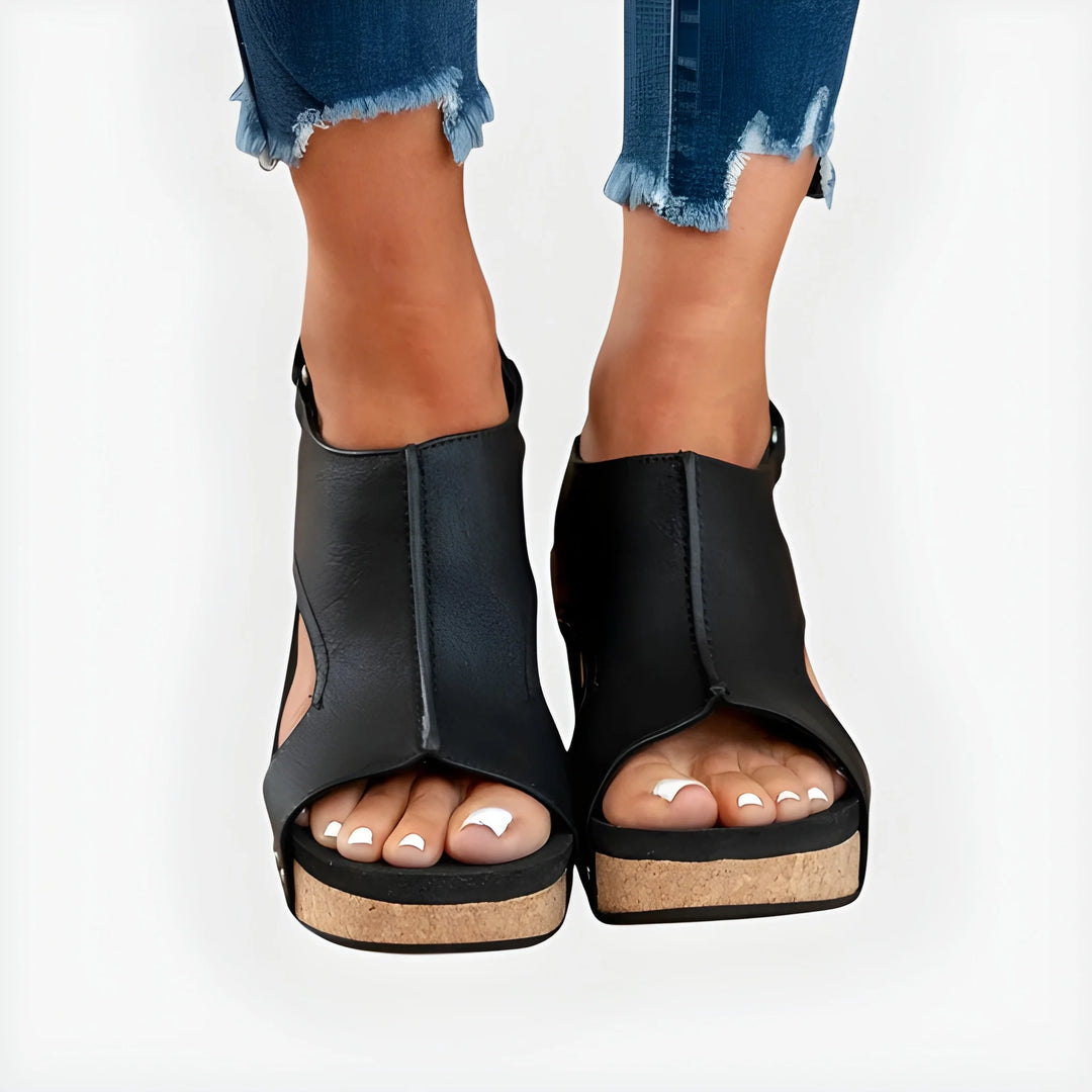 Women's Wide Fit Soft Sandals with Cushioned Footbed