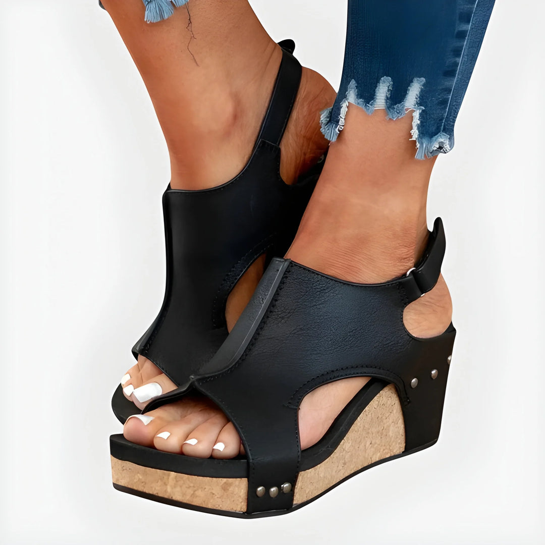 Women's Wide Fit Soft Sandals with Cushioned Footbed