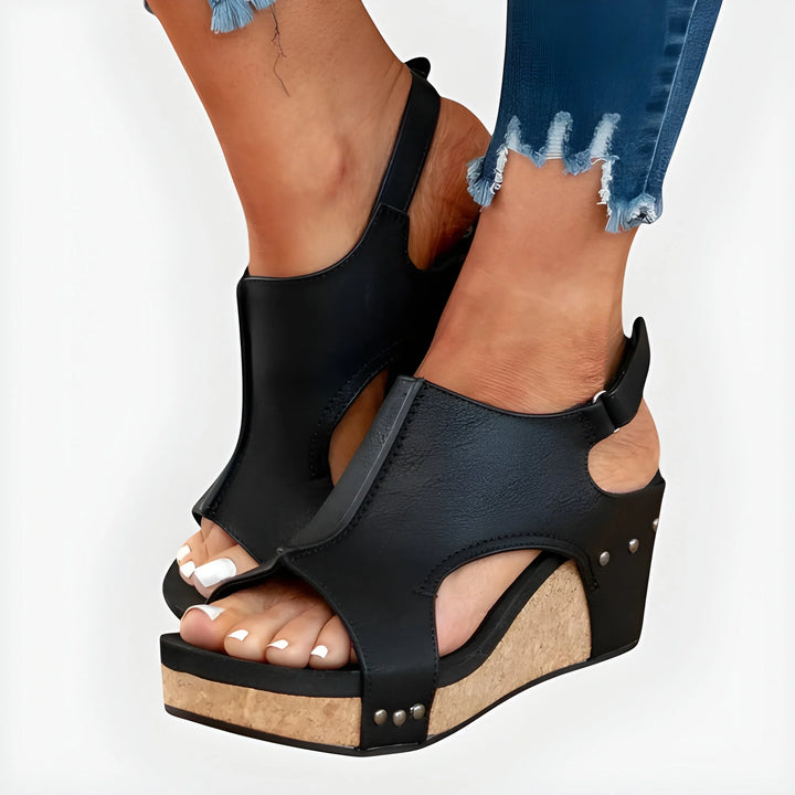 Women's Wide Fit Soft Sandals with Cushioned Footbed