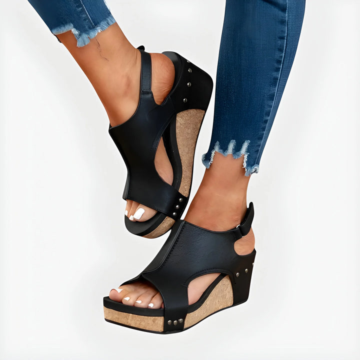 Women's Wide Fit Soft Sandals with Cushioned Footbed